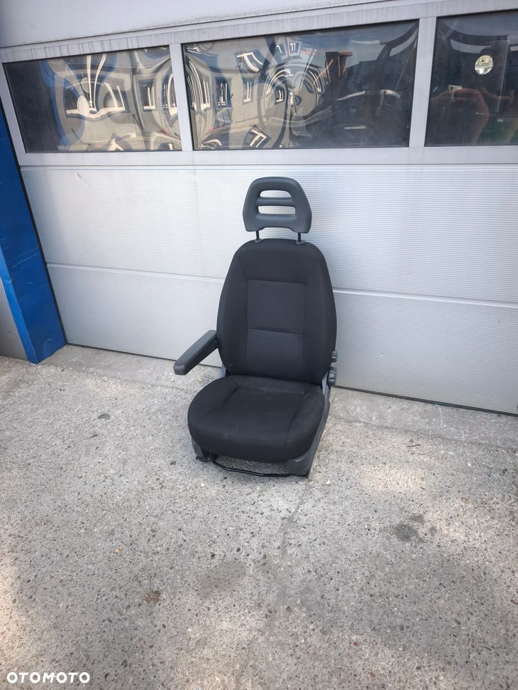 Fotel kierowcy lewy Fiat Ducato III Jumper Boxer Lift czarny - 2