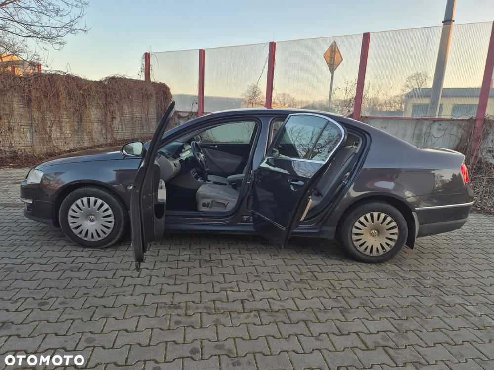Volkswagen Passat 2.0 TDI DPF Highline - 4