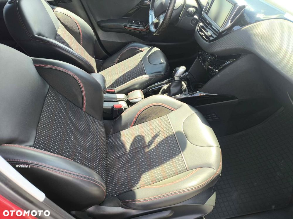Peugeot 2008 1.2 Pure Tech Allure S&S - 7