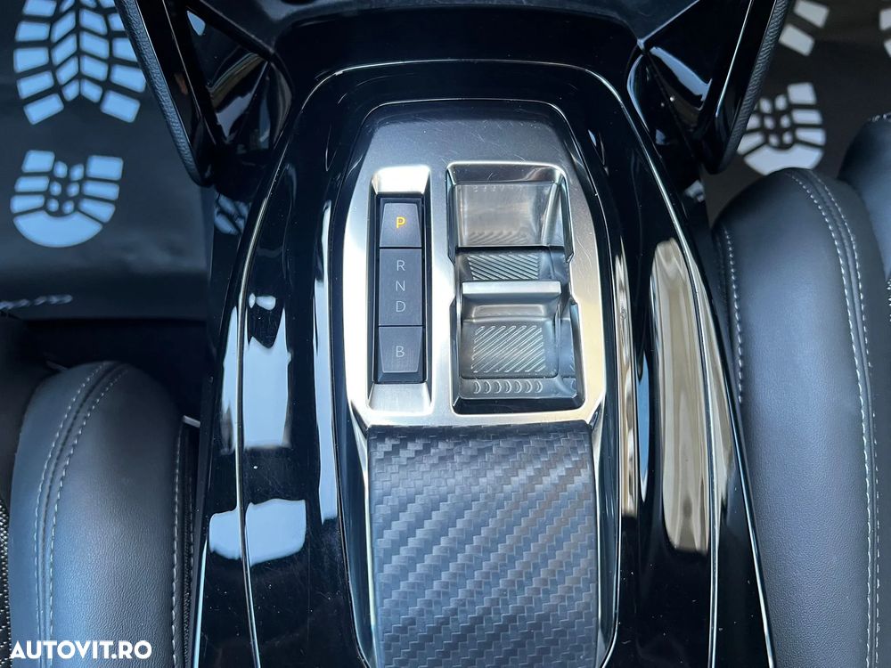 Peugeot 2008 50 kWh GT - 13