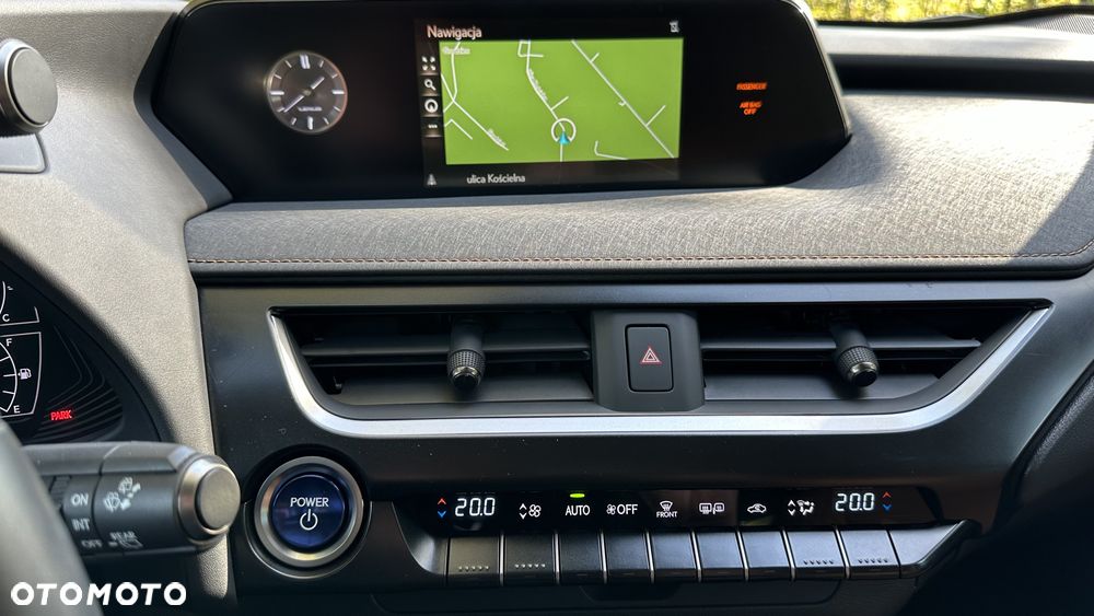 Lexus UX 250h GPF Prestige AWD - 36