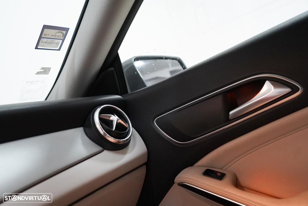 Mercedes-Benz CLA 220 d Shooting Brake Urban Aut. - 14