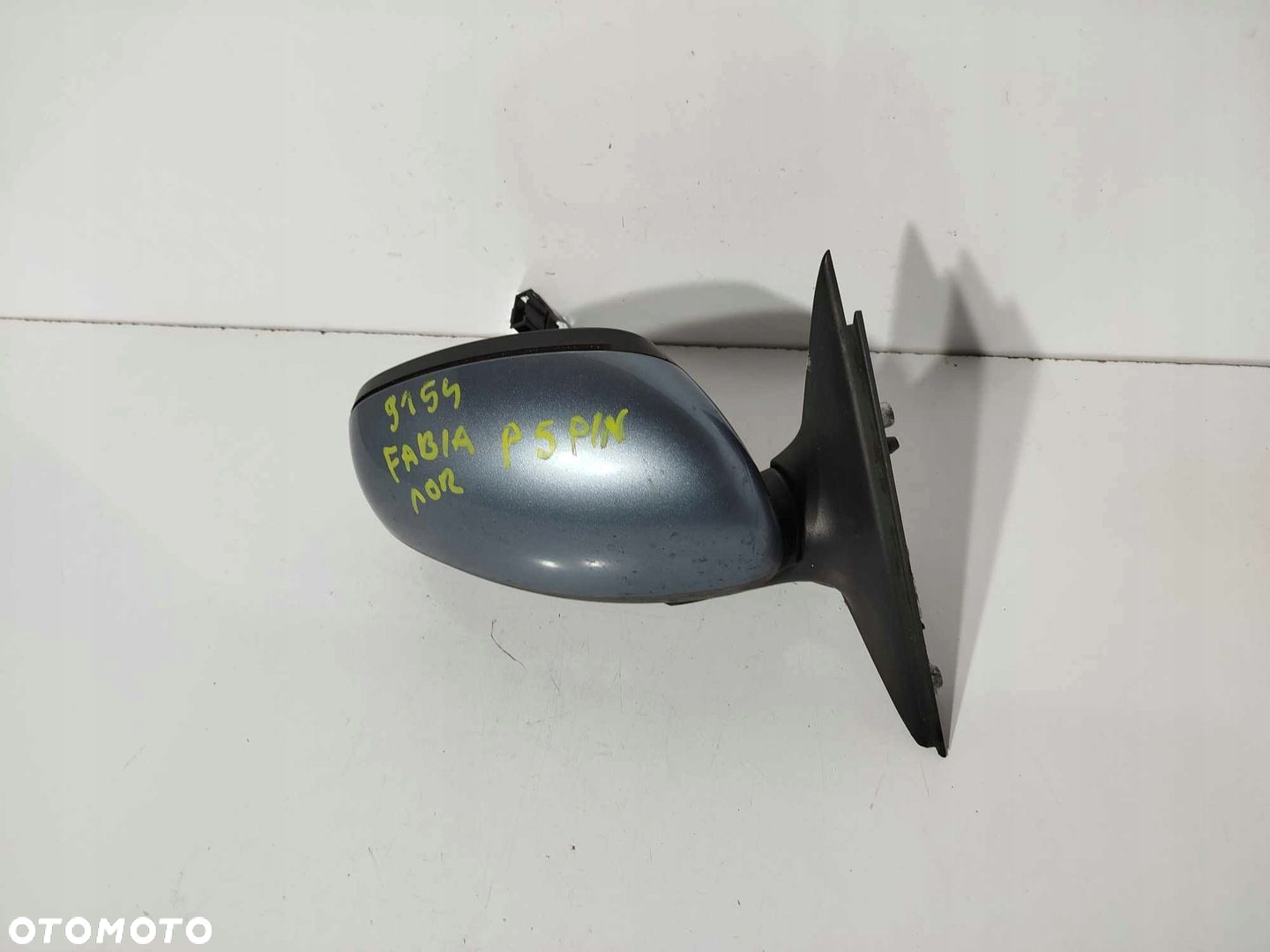 LUSTERKO PRAWE PRZEDNIE SKODA FABIA II 07-14 5 PIN 5154 - 2