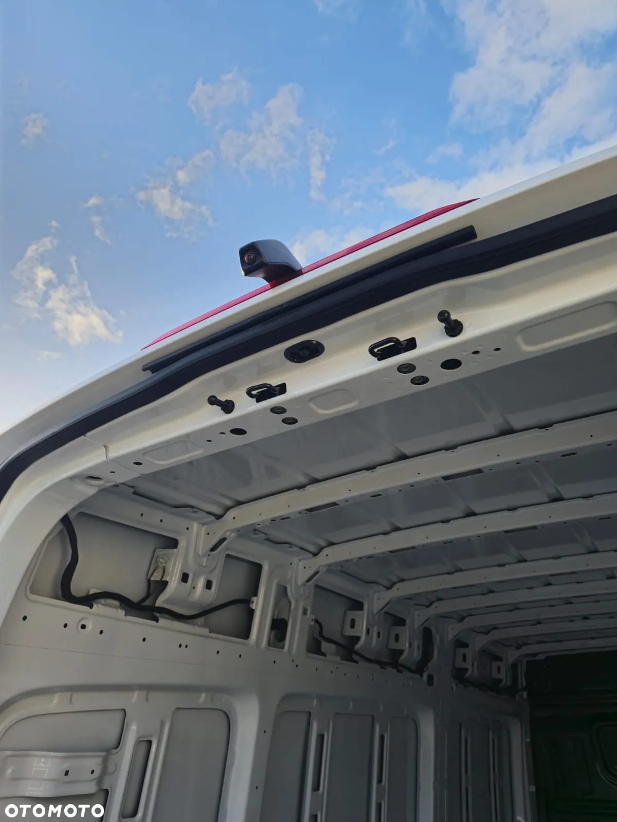Volkswagen Crafter - 13
