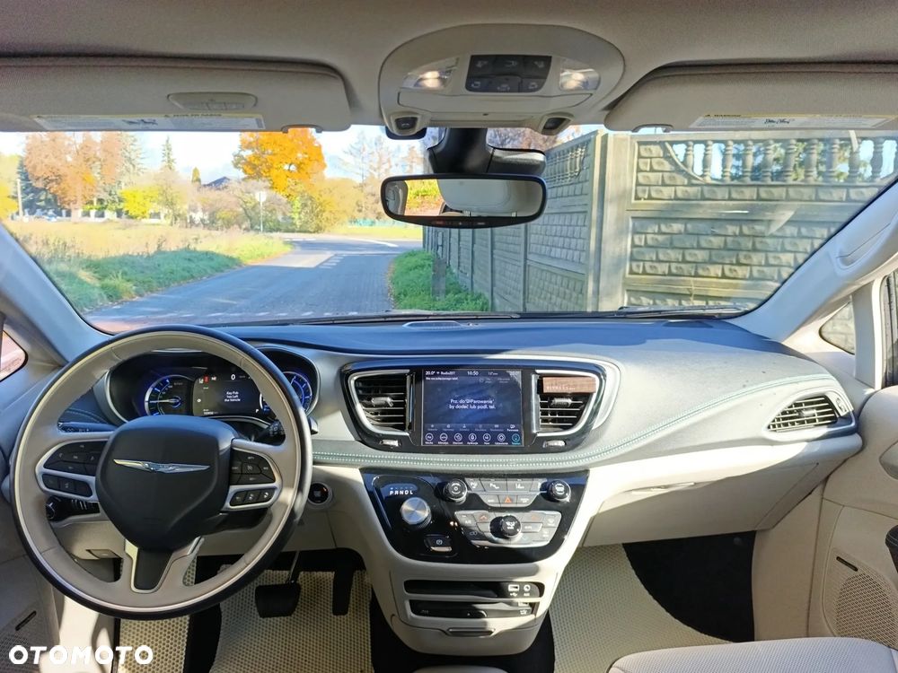 Chrysler Pacifica - 8