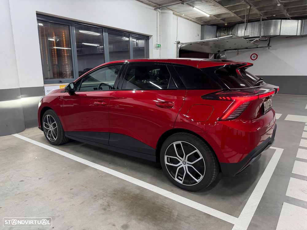 MG MG4 64 kWh Luxury - 11