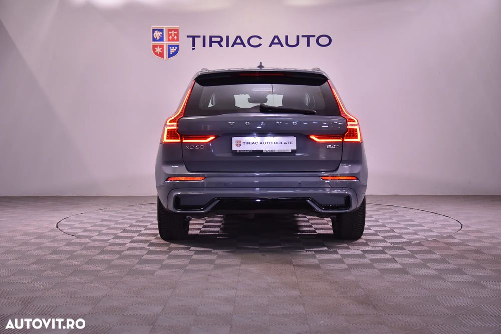 Volvo XC 60 B4 MHEV AT8 FWD Momentum - 4