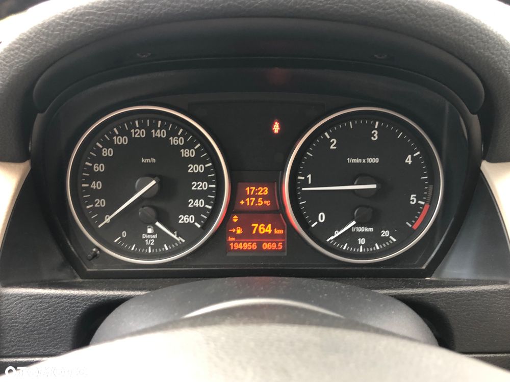 BMW X1 xDrive20d - 8