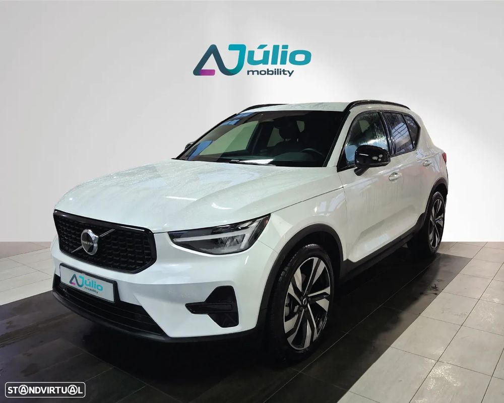 Volvo XC 40 2.0 B3 Plus Dark - 1