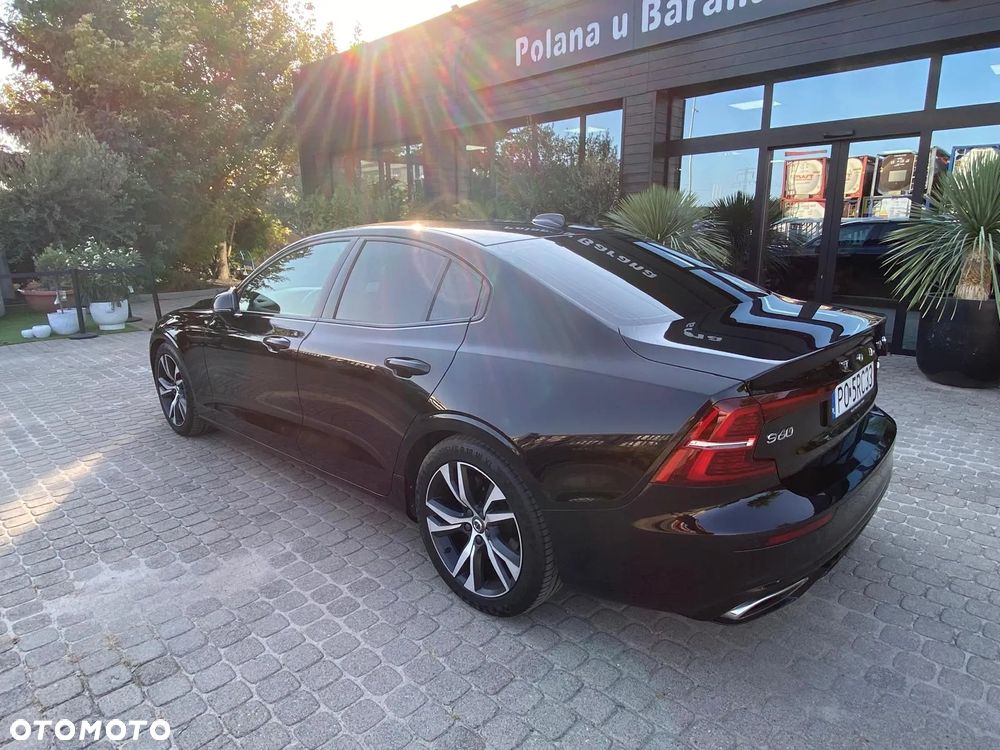 Volvo S60 T4 R-Design - 4