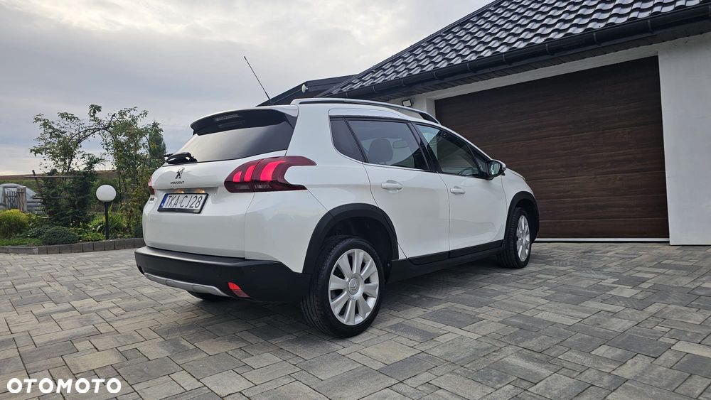 Peugeot 2008 1.2 Pure Tech GPF Allure S&S - 9
