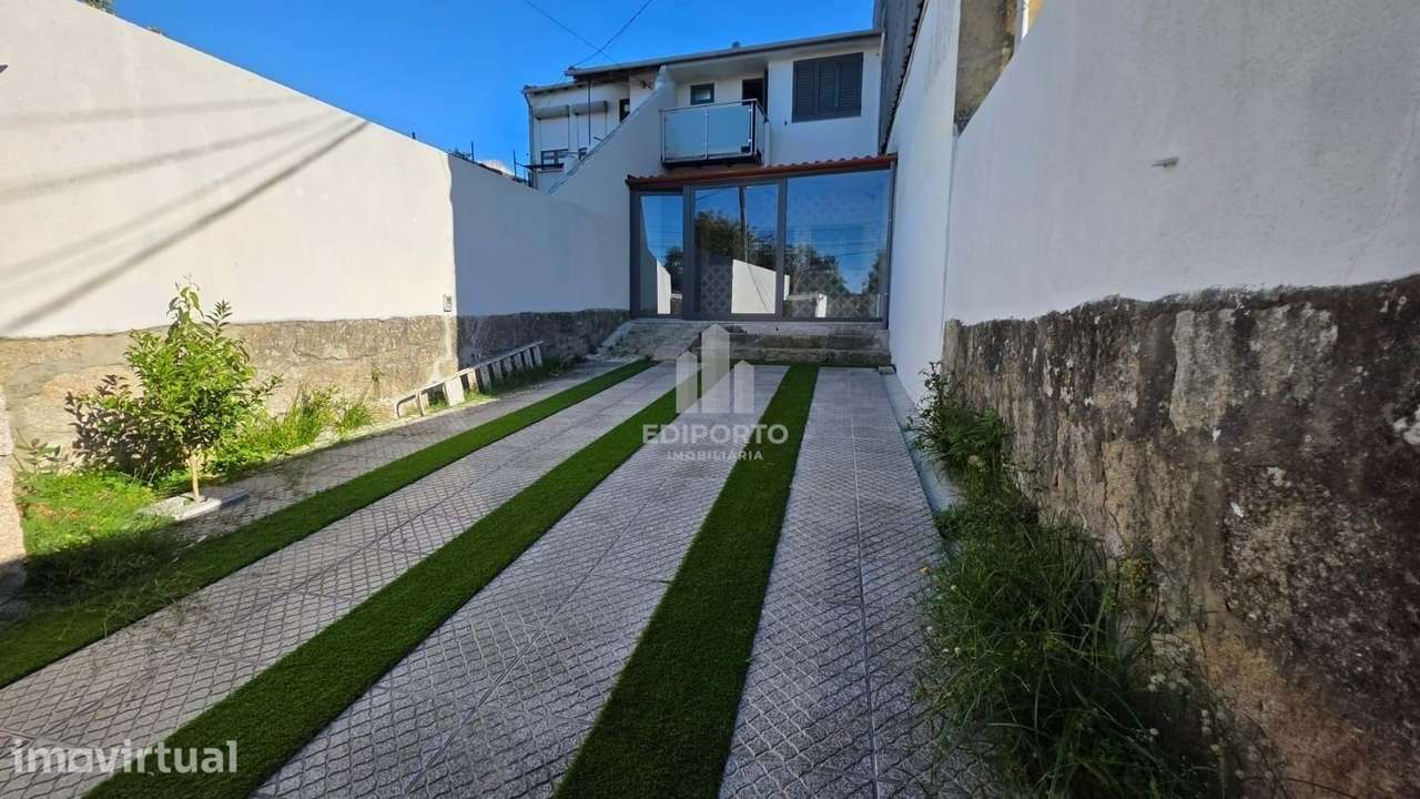 Espetacular Moradia T3 com jardim e estacionamento no centro do Porto - Grande imagem: 3/28