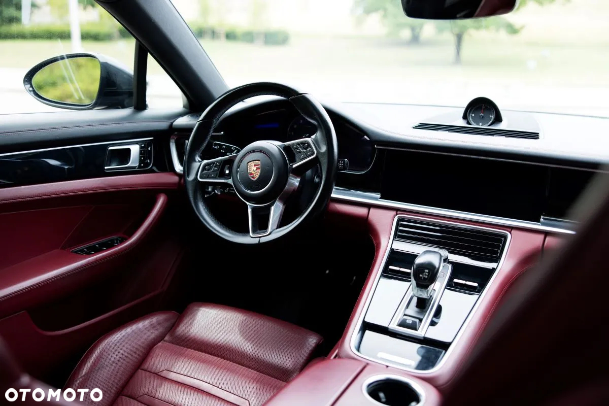 Porsche Panamera 4S - 22