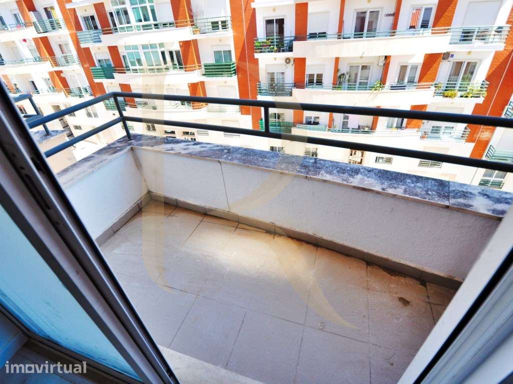Apartamento T2 remodelado com elevador e varanda e arrecadação em V... - Grande imagem: 5/22