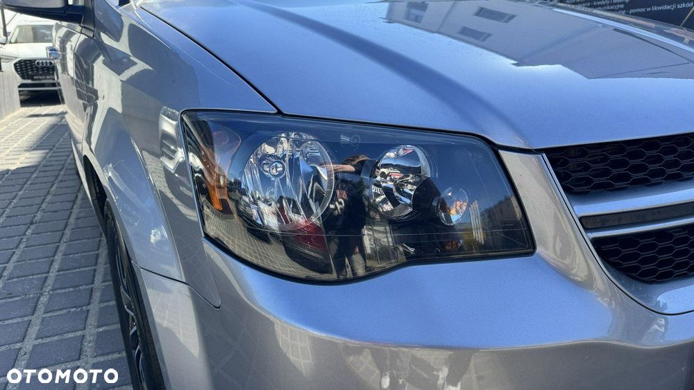 Dodge Grand Caravan - 29