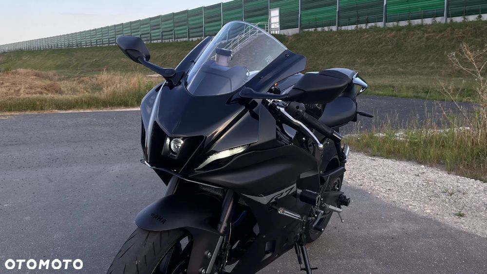 Yamaha R7 - 8