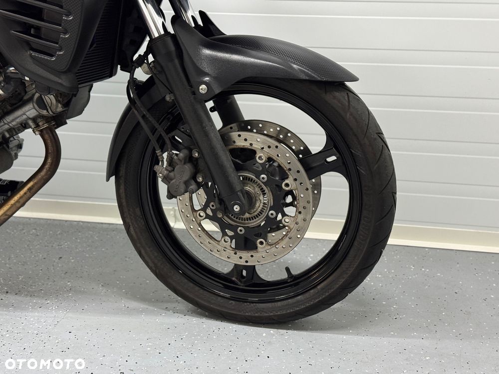Suzuki V-STROM - 10