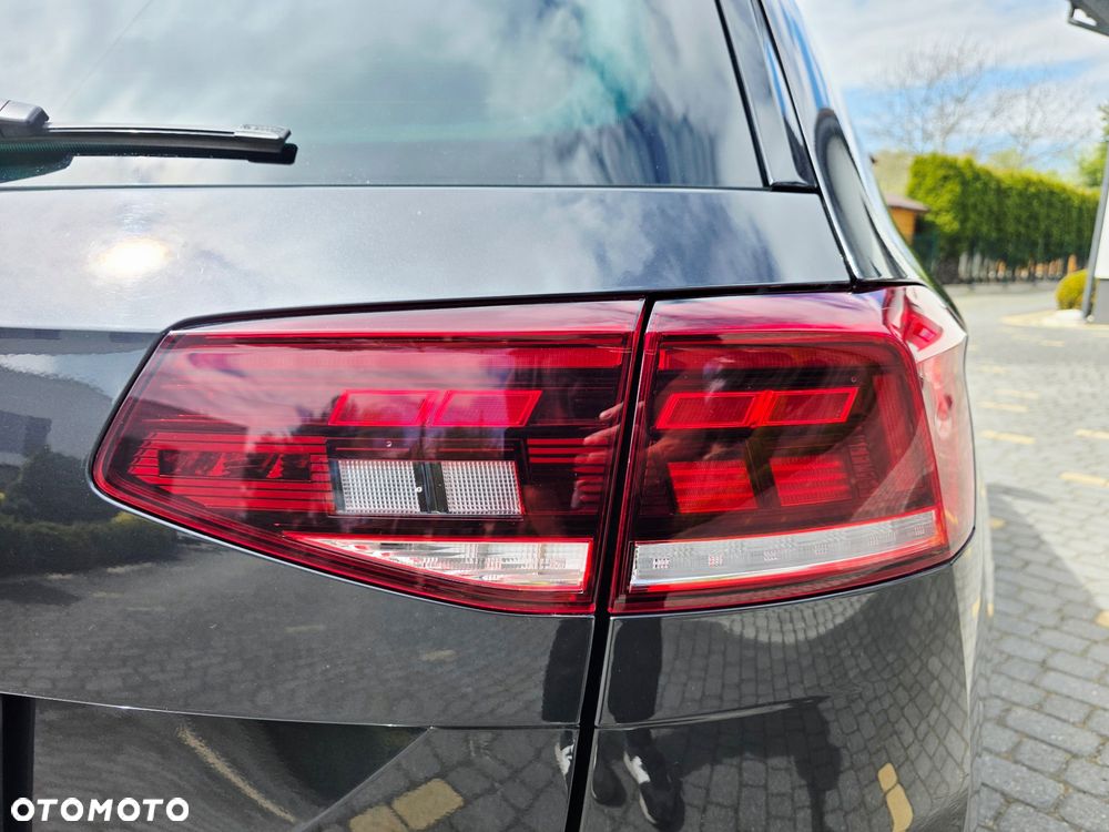 Volkswagen Passat Variant 2.0 TDI EVO Elegance DSG - 39