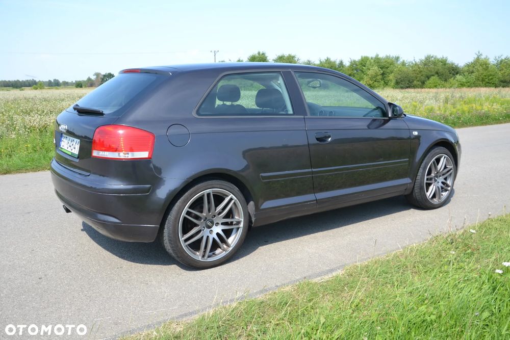 Audi A3 3-drzwiowe 1.6 S Line Sportpaket plus - 7
