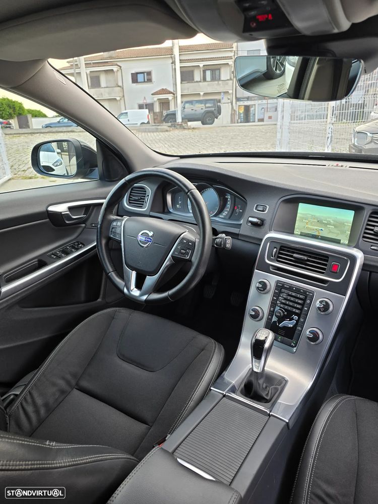 Volvo V60 2.0 D4 Momentum - 6