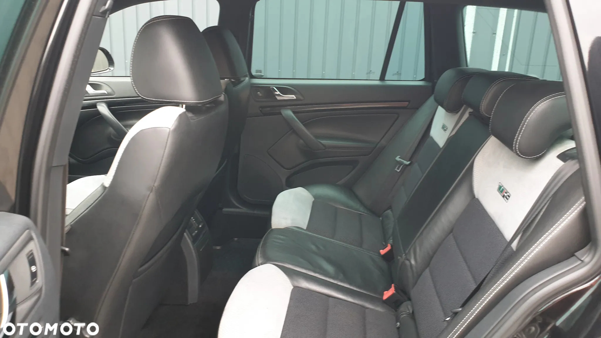 Skoda Octavia Combi 2.0 TDI DPF DSG RS - 10
