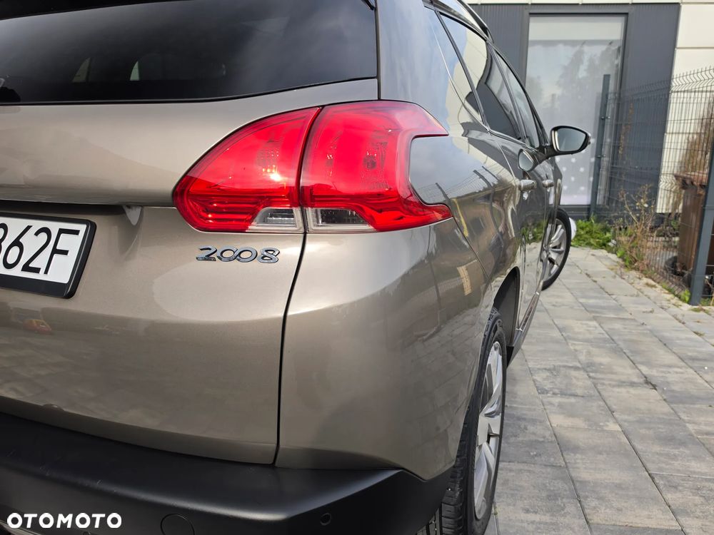 Peugeot 2008 - 11