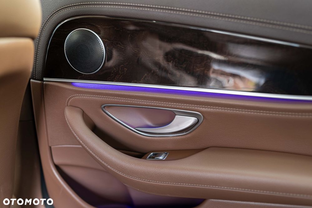 Mercedes-Benz Klasa E 220 d 9G-TRONIC - 4