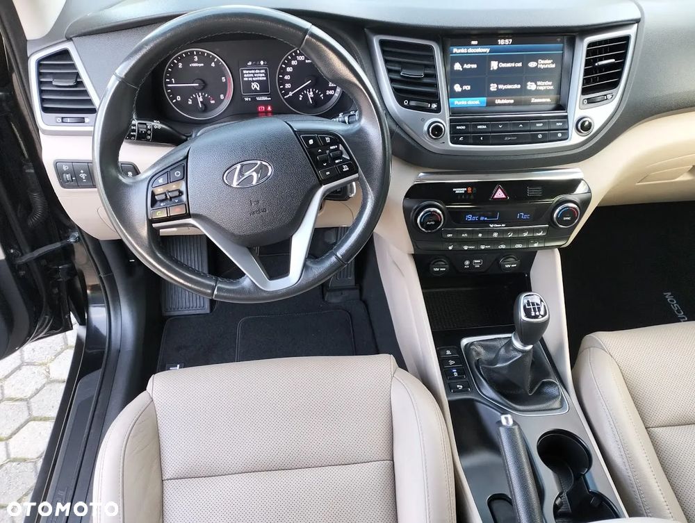 Hyundai Tucson 1.7 CRDI BlueDrive Style 2WD - 6