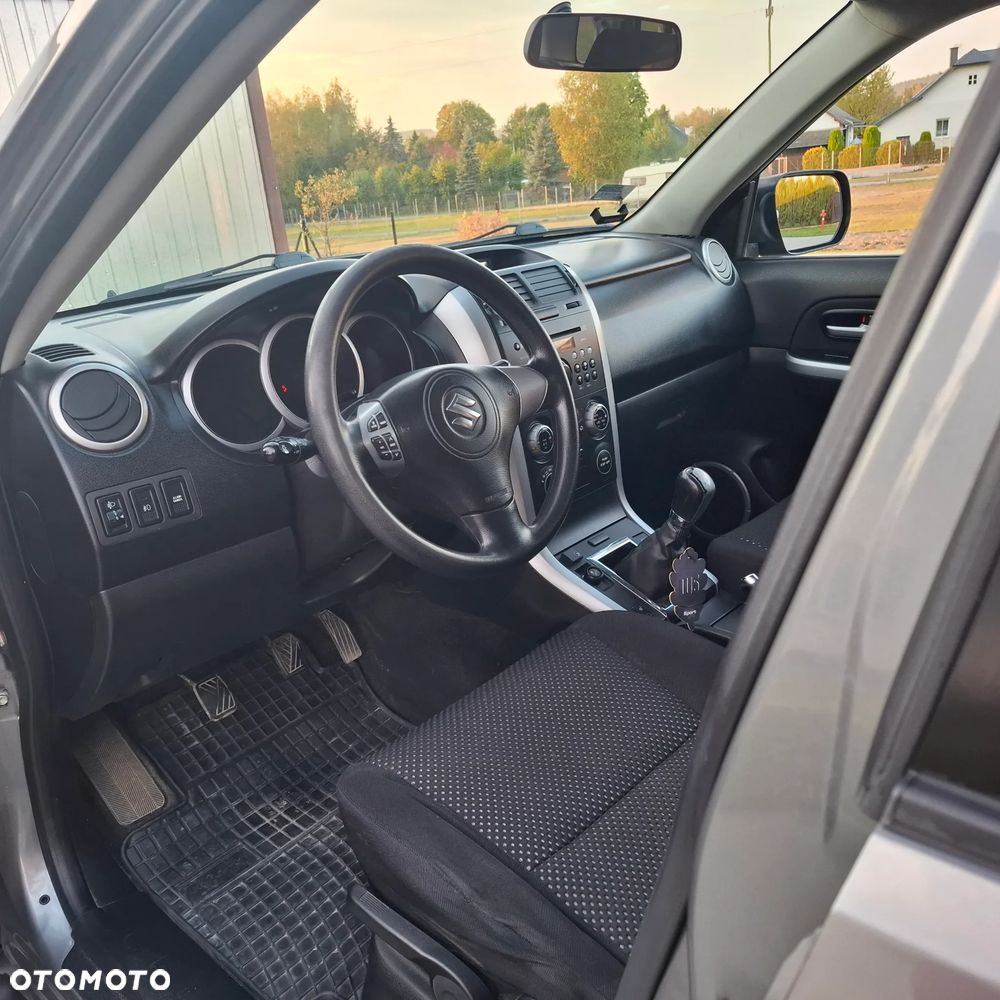 Suzuki Grand Vitara - 22