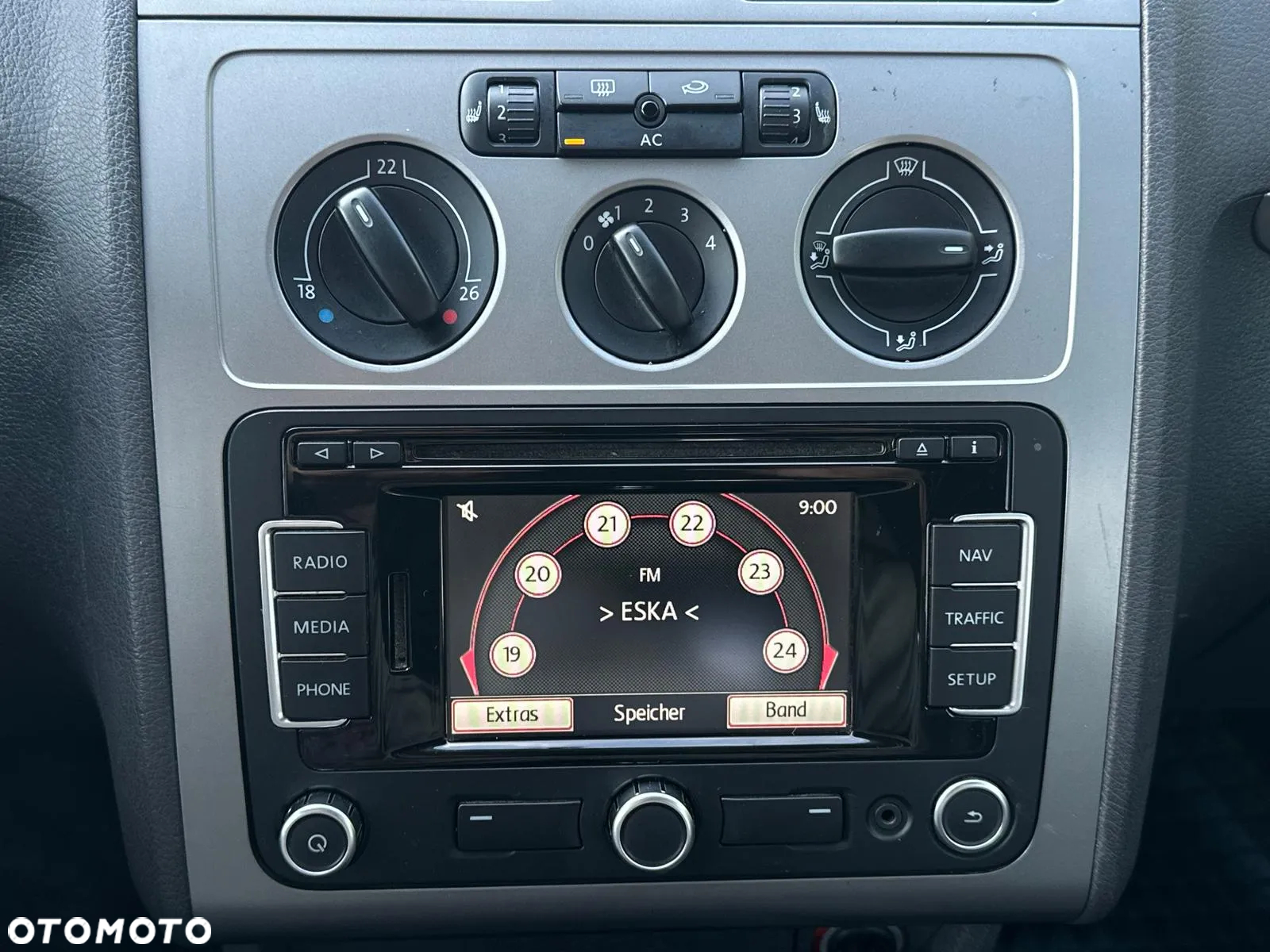 Volkswagen Touran - 16