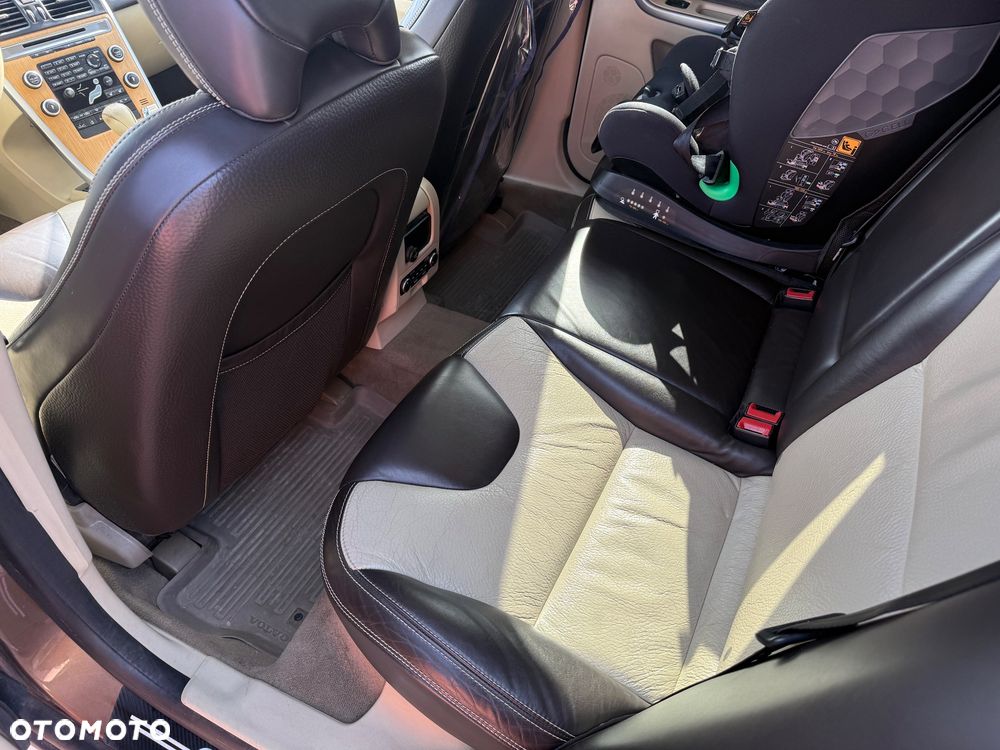 Volvo XC 60 D5 AWD Summum - 8