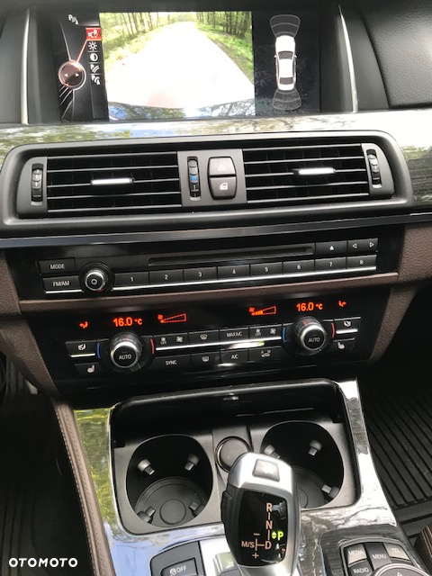 BMW Seria 5 528i xDrive - 8