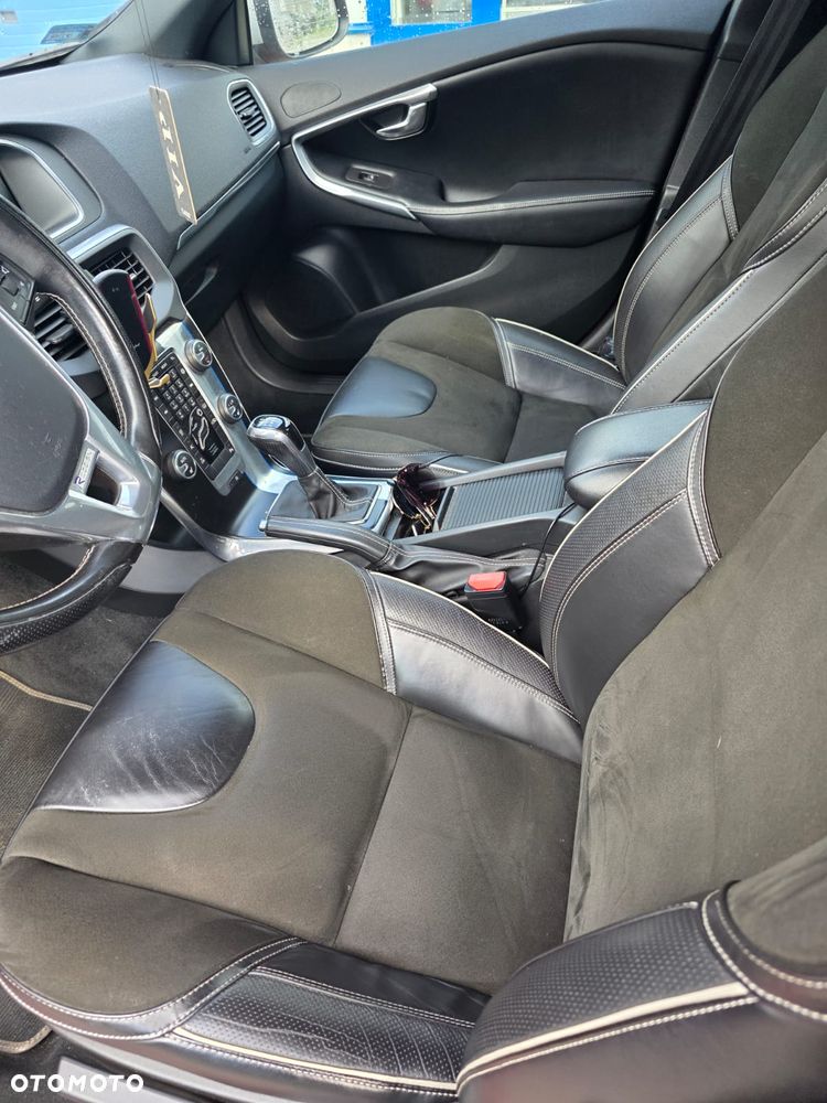 Volvo V40 D2 Drive-E R-Design Momentum - 16