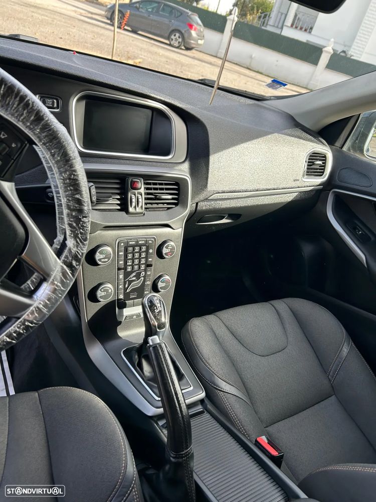 Volvo V40 Cross Country - 5