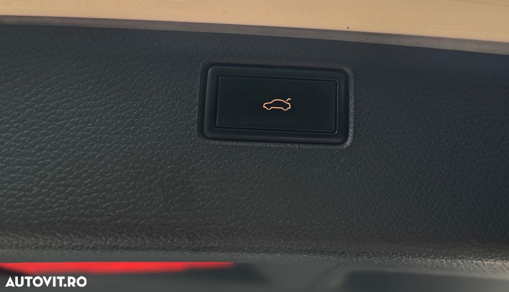 Volkswagen Passat Variant 2.0 TDI BlueMotion Technology R-Line - 11