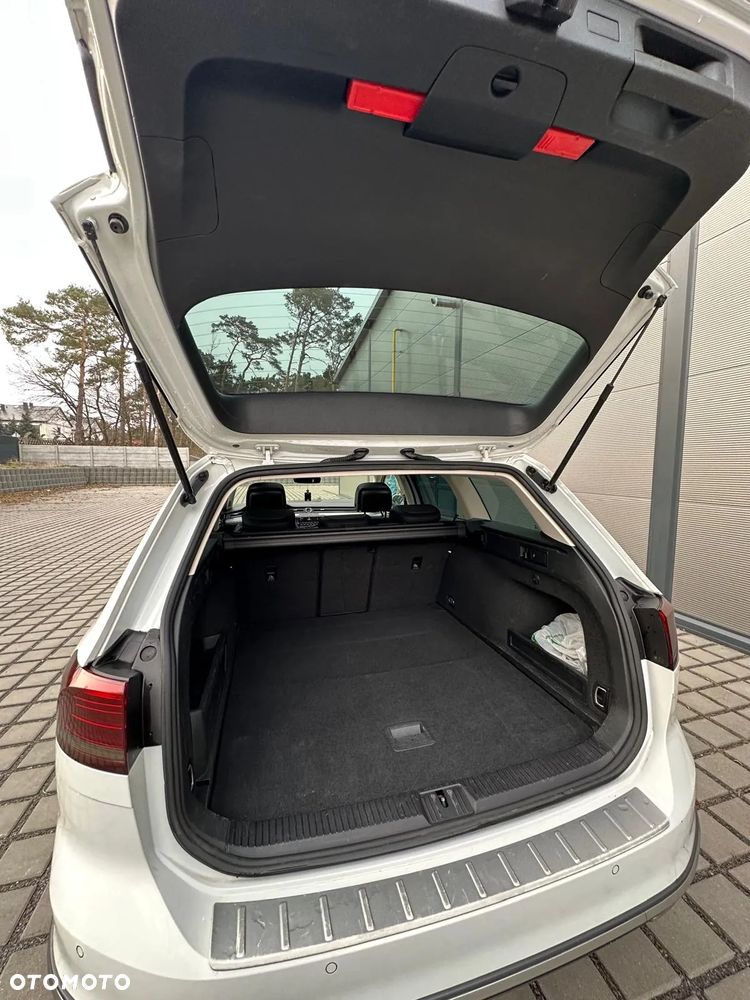 Volkswagen Passat 2.0 TDI SCR 4Mot DSG Comfortline - 16