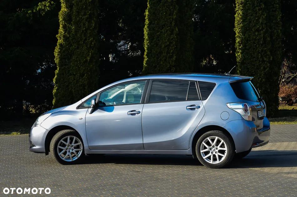 Toyota Verso 1.6 Premium 7os - 16