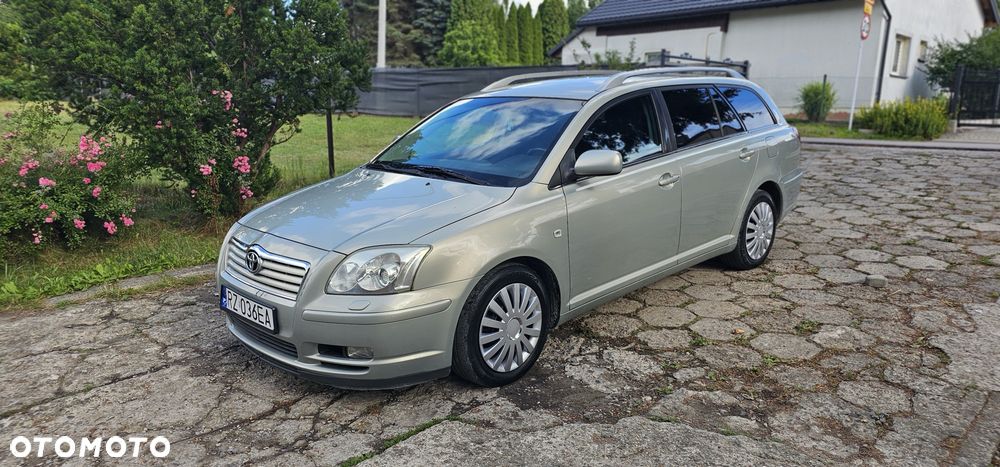 Toyota Avensis - 4