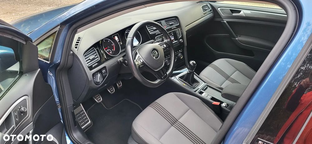 Volkswagen Golf 1.6 TDI BlueMotion Technology Allstar - 25