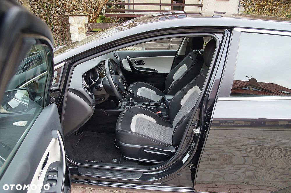 Kia Ceed 1.4 CVVT ISG Dream Team Edition - 17