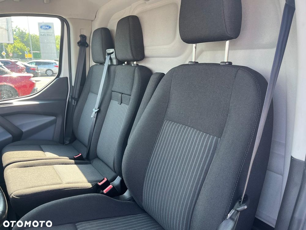 Ford TRANSIT CUSTOM - 11