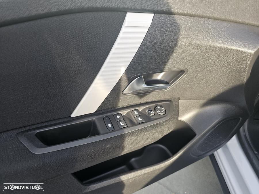 Citroën C4 X 1.2 Hybrid Plus e-DSC6 - 22