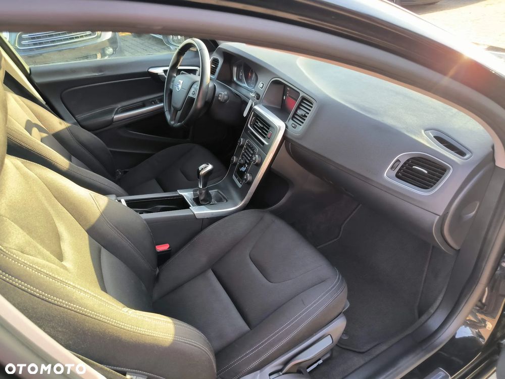 Volvo V60 D2 Drive-E Dynamic Edition (Kinetic) - 28