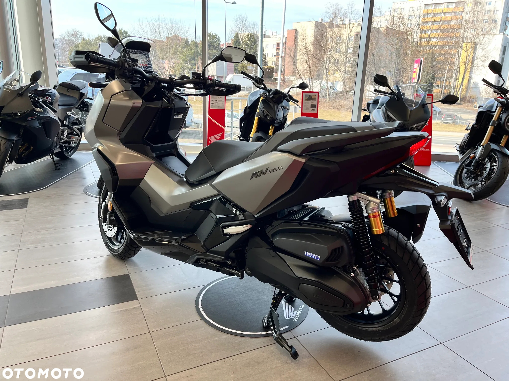 Honda ADV350 - 4