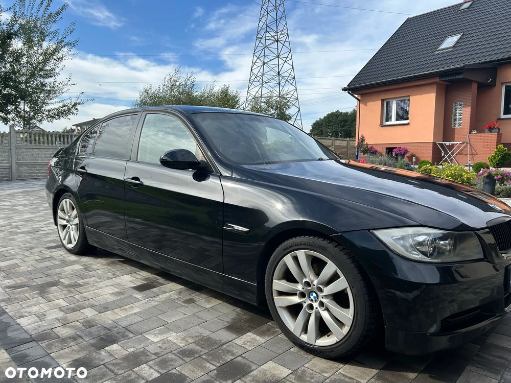 BMW Seria 3 318i Touring - 17