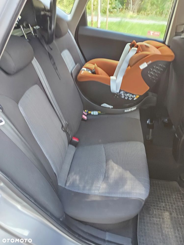 Kia Ceed - 12