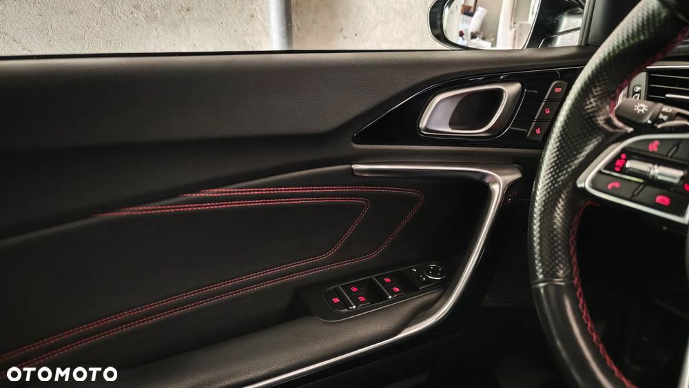 Kia ProCeed 1.6 T-GDI GT DCT - 36