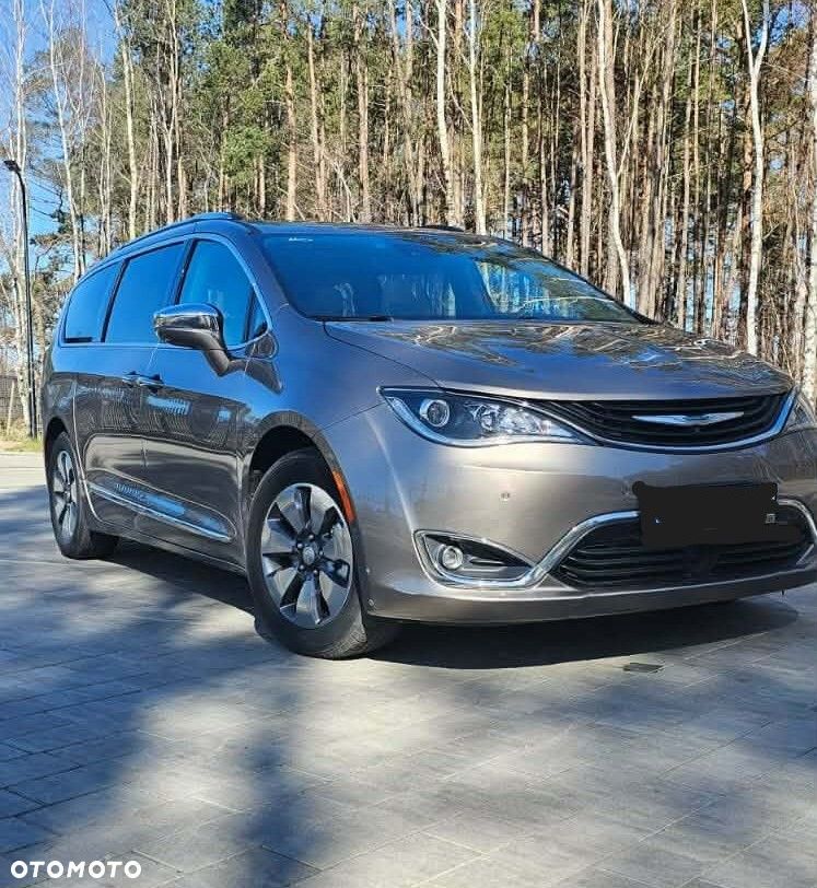 Chrysler Pacifica - 12