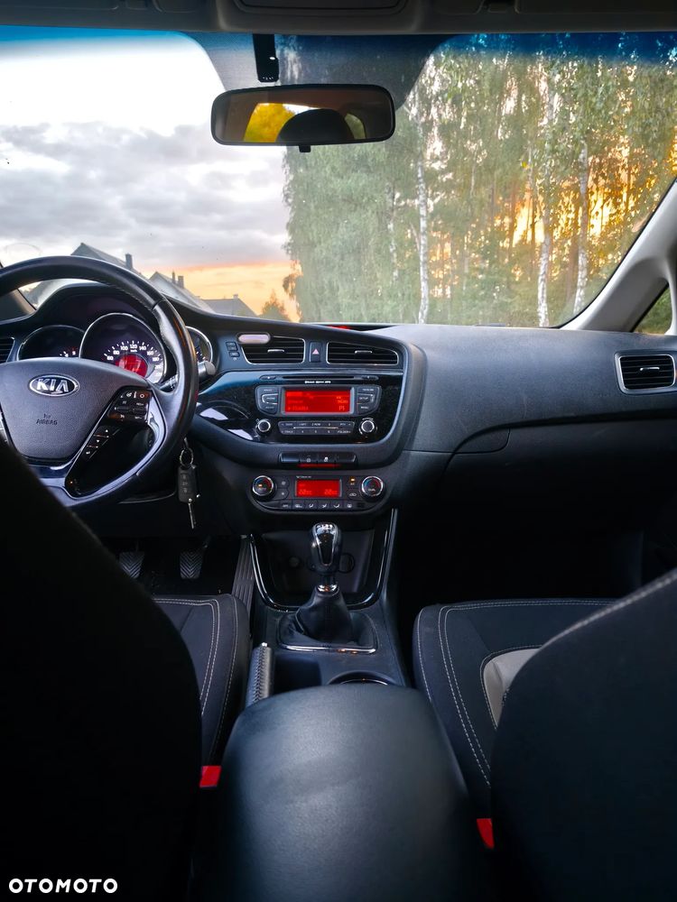 Kia Ceed 1.6 CRDi L - 11
