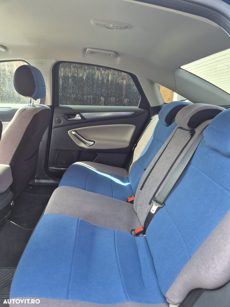 Ford Mondeo 2.0 TDCi Business Class - 6